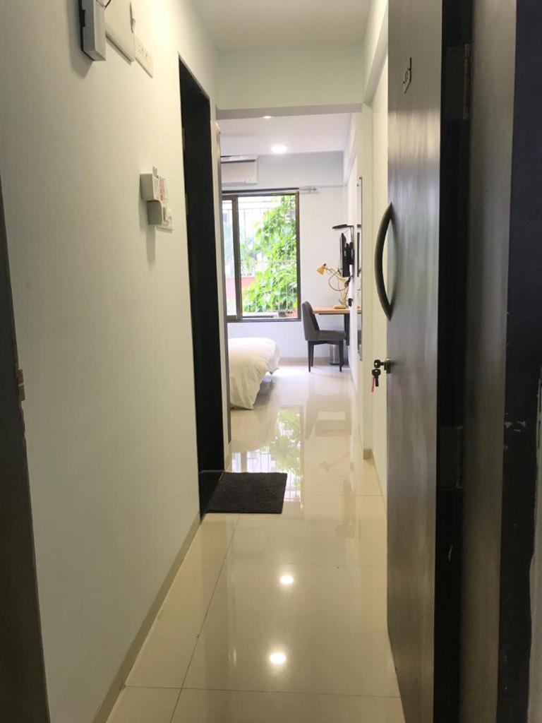 Hooliv 7 Avenues G Block Hotell Pune Exteriör bild